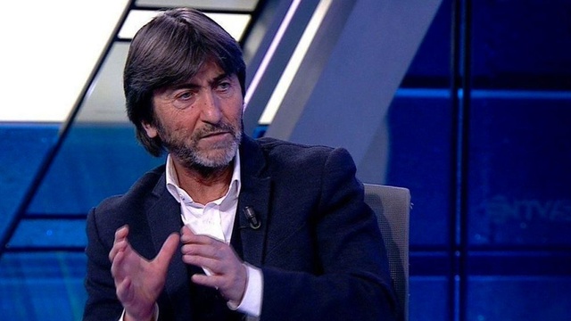 "12 kişi gibi oynatıyor"