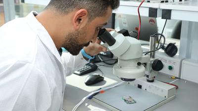 Bir saat içinde telefon tamir edecek