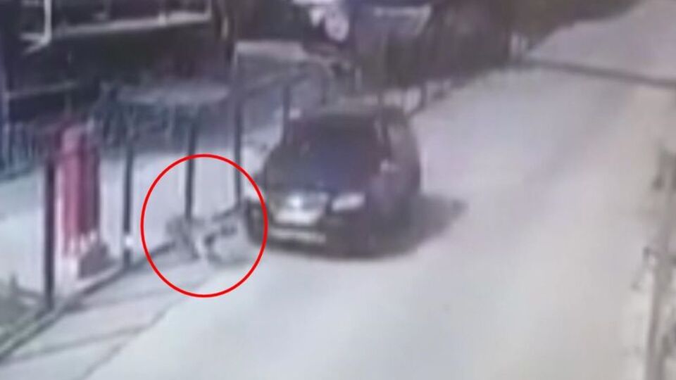 Dehşete düşüren an! Görüntüleri izleyenler büyük tepki gösterdi