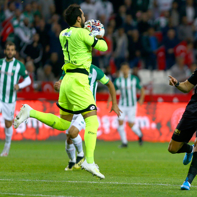 25. saniyede kırmızı gördü, tarihe geçti!