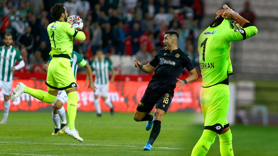 25. saniyede kırmızı gördü, tarihe geçti!