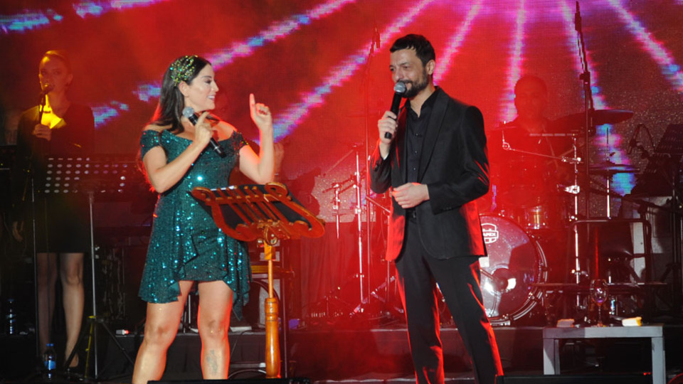 Aşkın'a 2500 kişilik vokal