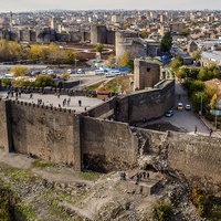 Diyarbakır’ın 3 ilçe belediyesine kayyum