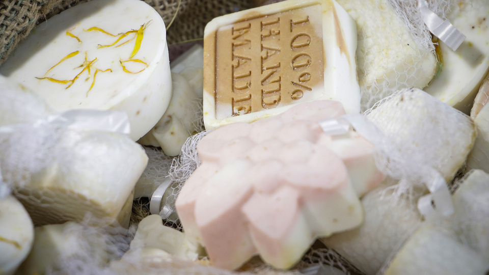 Ev yapımı gül sabunu nasıl yapılır?