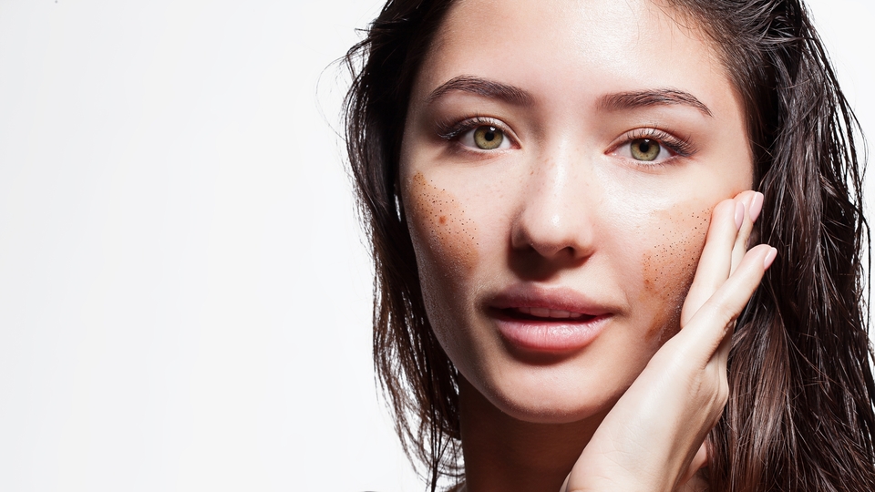 Yağlı ciltler için evde peeling tarifi