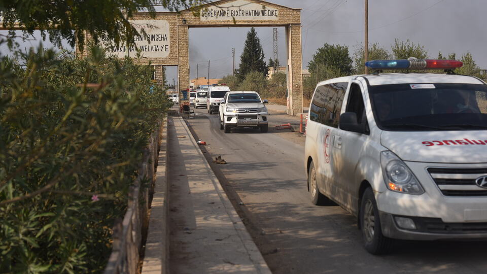 'YPG o bölgelerden çekiliyor'