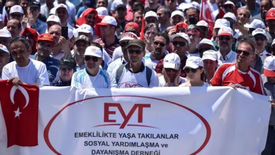 Emeklilikte Yaşa Takılanlar son durum nedir?