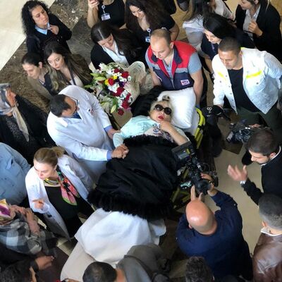 Usta sanatçı böyle taburcu oldu