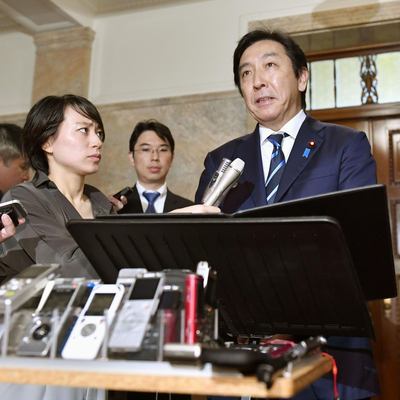 Havyar dağıtan bakan istifa etti