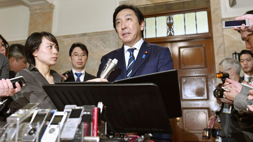 Havyar dağıtan bakan istifa etti