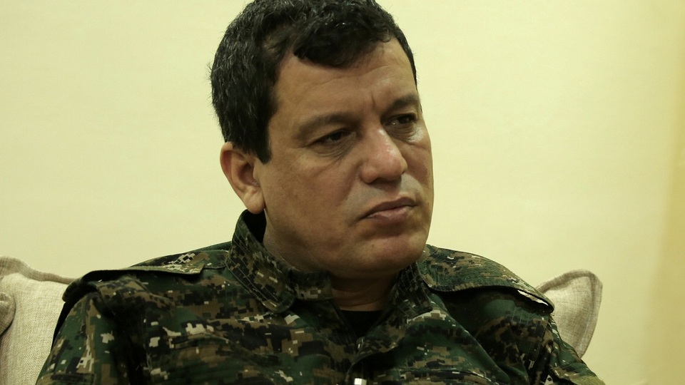 Twitter'dan teröriste 'mavi tik'