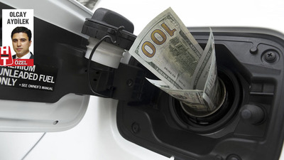 Doların düşmesi akaryakıta neden uğramadı?