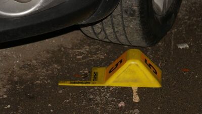 Önce boşanma aşamasındaki eşini sonra kendini vurdu