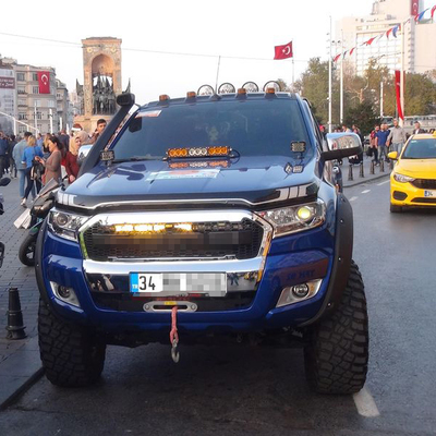 Polis ceza keserken, onlar bunu yaptı!