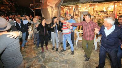 29 Ekim kutlamalarında belediye başkanına saldırı