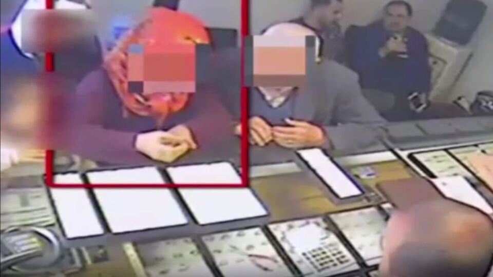 Evlilik vaadiyle 2 kişiyi dolandırdı