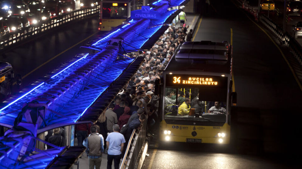 Metrobüste tacize şaşırtan karar!