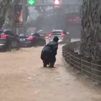 İstanbul'da sağanak yağış! Dakikalar içinde bu hale geldi