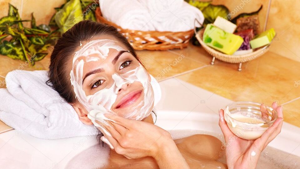 Cilt yağlanmasına evde doğal çözümler ile maske yapımı