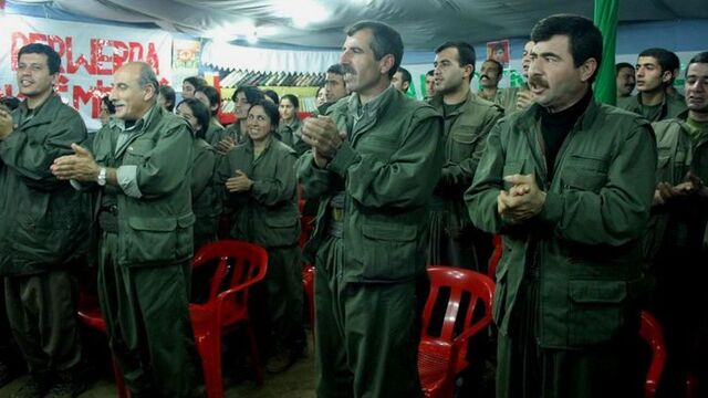Terör örgütü PYD elebaşı işte PKK'nın kampında!