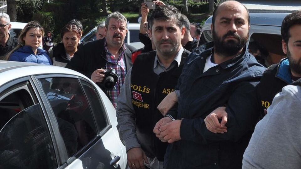 Yine olay çıkardı! Hakim bağlantıyı kesti