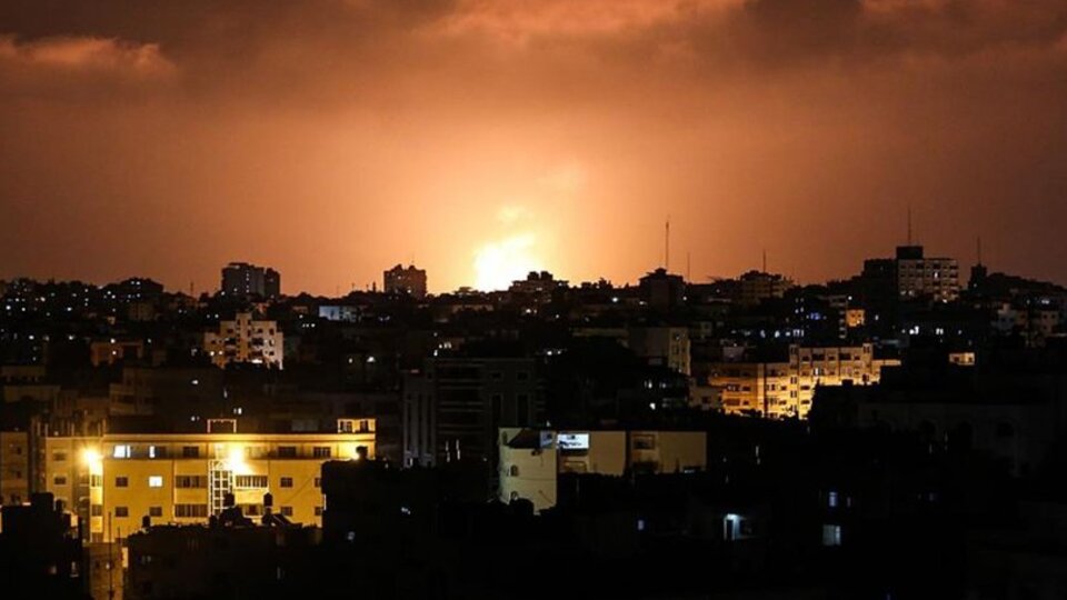 İsrail ordusu Gazze'yi bombaladı