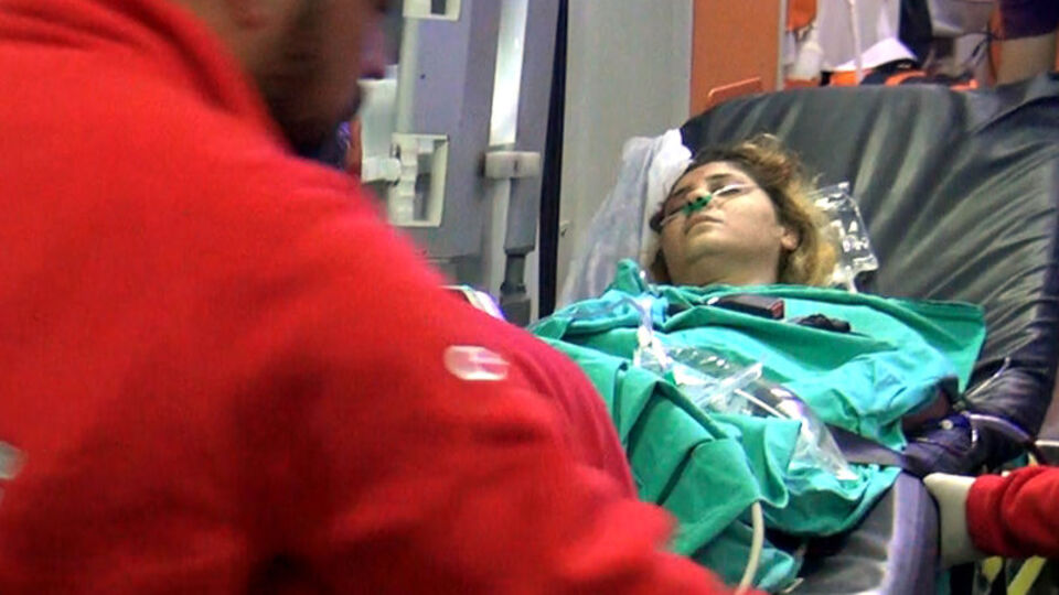 Boşandığı kadını defalarca bıçakladı!