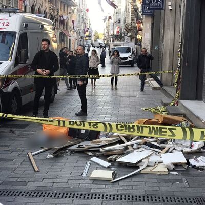 Görenler şoka girdi! İstiklal'de feci ölüm!