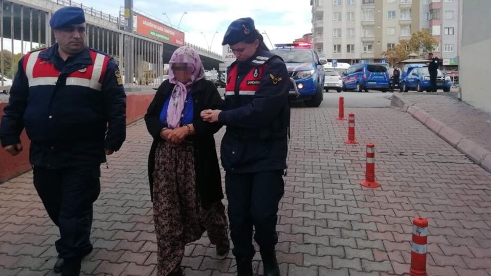 70 yaşında karı koca 22 kilo esrarla yakalandı!
