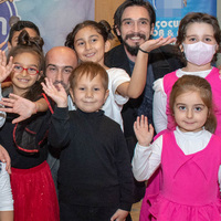 Çukur oyuncuları Alışveriş Şenliği'nde çocuklarla buluştu