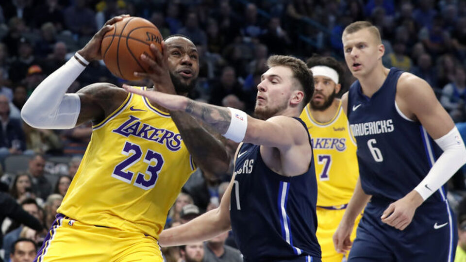 Lakers çıkışa geçti