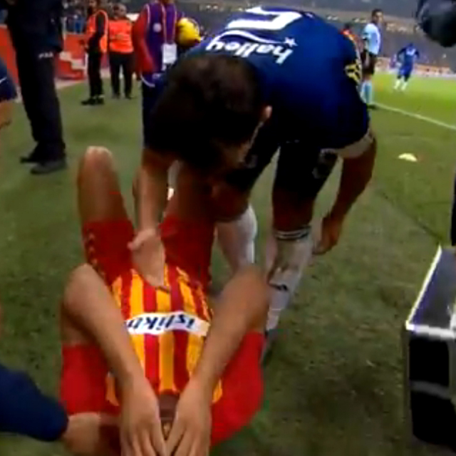Emre'den küfür