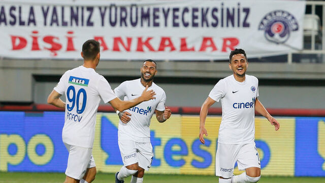 "Değerlerimiz, kutsallarımız var..."