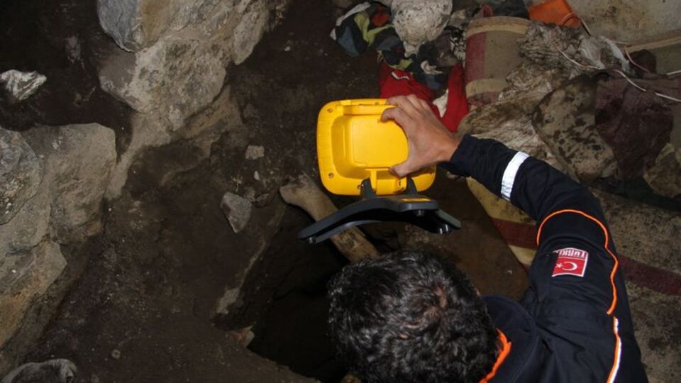 Baskında şaşırtan oda! Narkotik ekipleri uyuşturucu ararken...