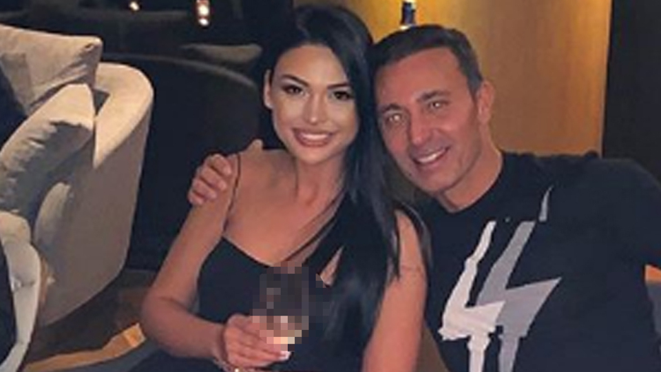 Musti, Azeri güzelle yakınlaştı