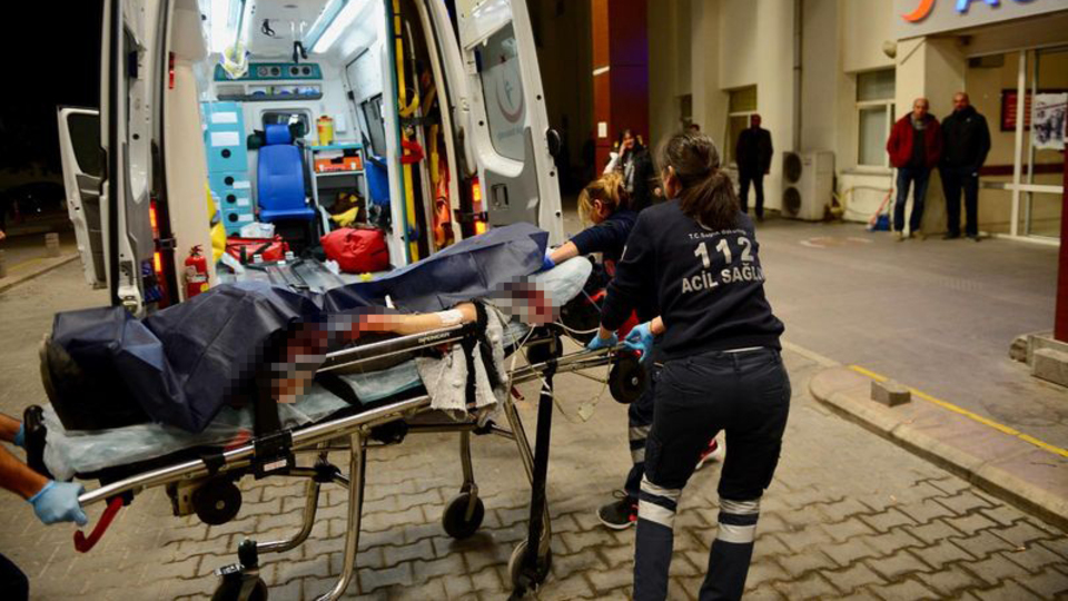 Silah kabzasıyla başına defalarca vurdu