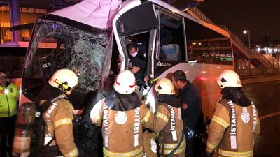 Polisleri taşıyan araç kaza yaptı: 3 polis ağır yaralı