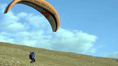 Yamaç paraşütleriyle şenlendi