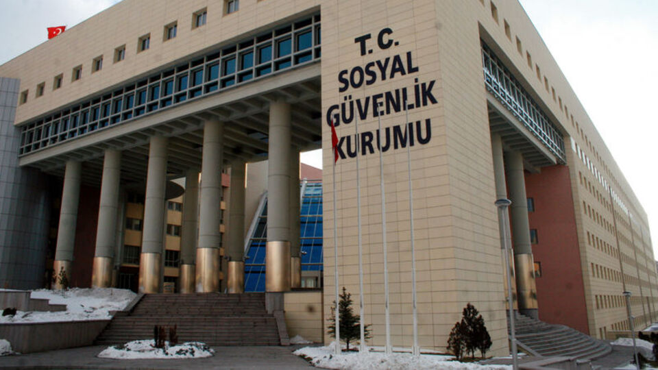 Sigortalı işçi sayısı 466 bin kişi azaldı