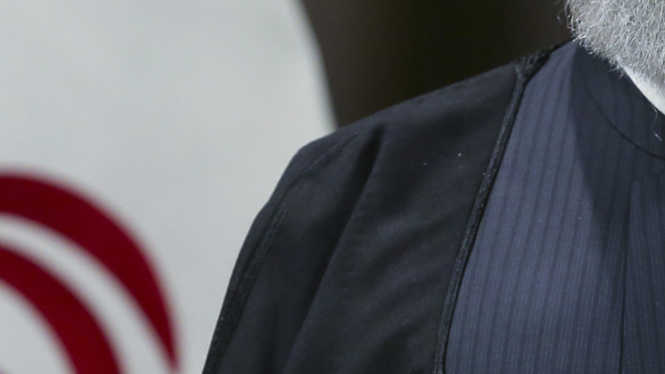 Ruhani'den santrifüj çıkışı