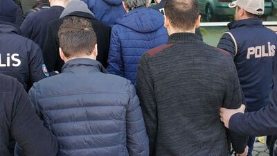 İzmir merkezli 3 ilde FETÖ operasyonu