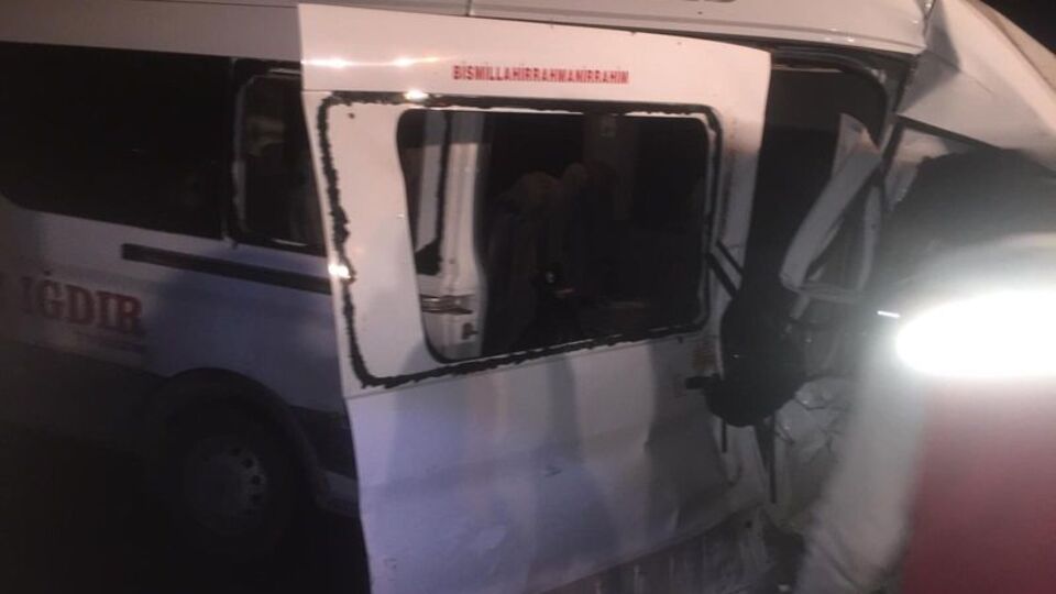 Cezaevi ziyareti dönüşü feci kaza: 1 ölü, 18 yaralı