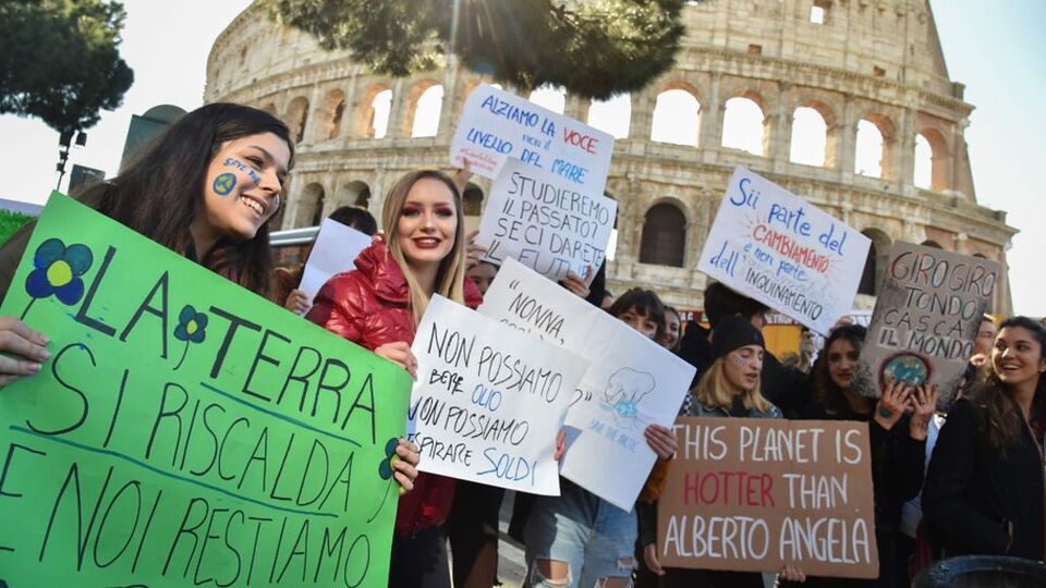 İtalya'dan okullarda iklim atağı