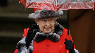 Kraliçe Elizabeth sonunda giymeyi bıraktı!