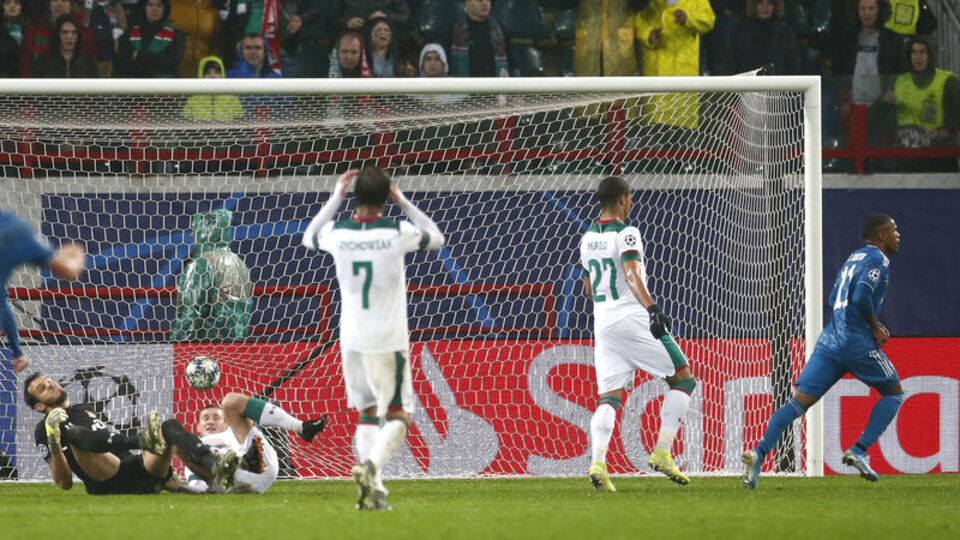 Hayat öpücüğü Costa'dan!