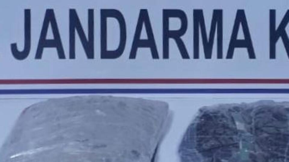 Uyuşturucuyu montun içine gizlemişler