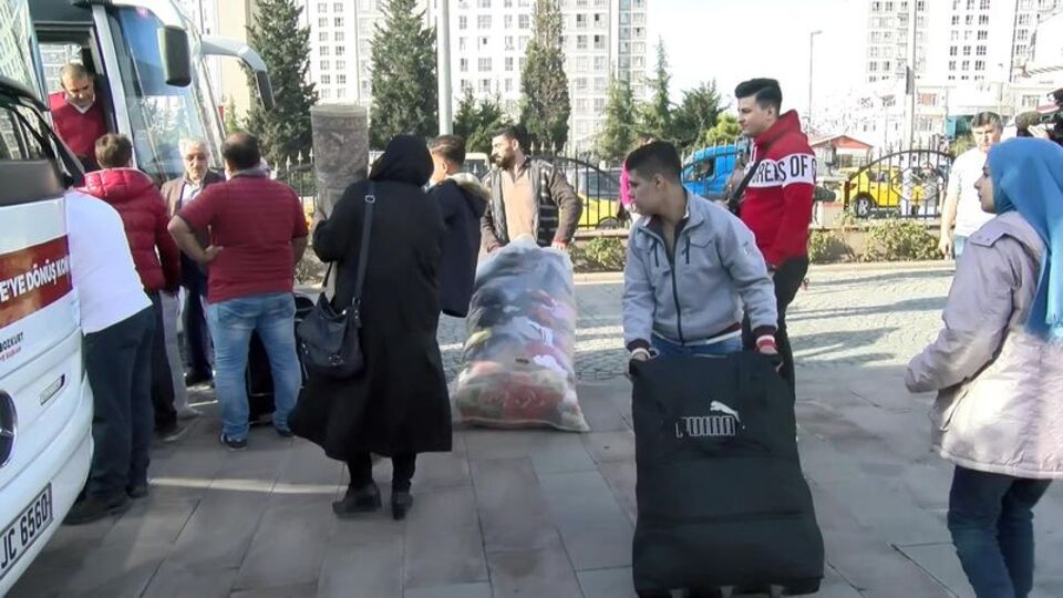 150 Suriyeli daha ülkesine döndü