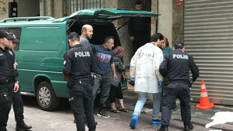 Ailesine kurşun yağdırdı!