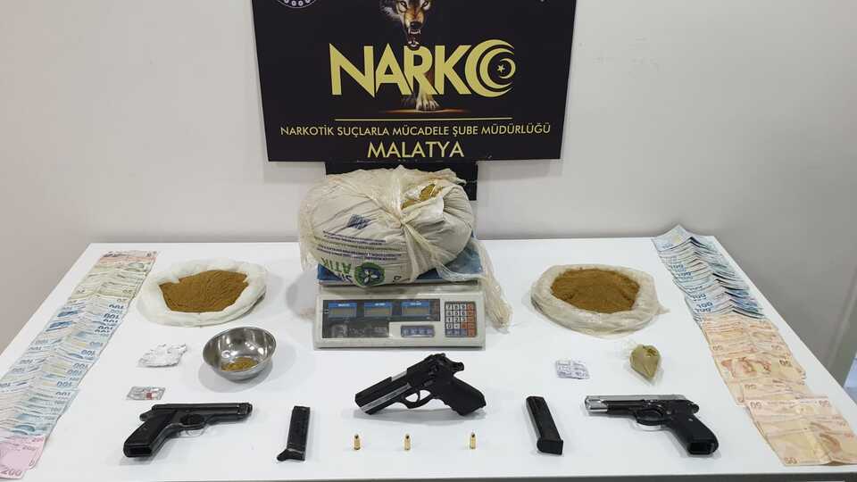 Zehir operasyonunda 6 kilo bonzai ele geçirildi