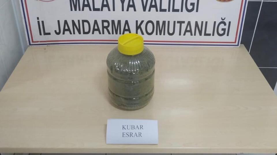 Turşu bidonunda esrar